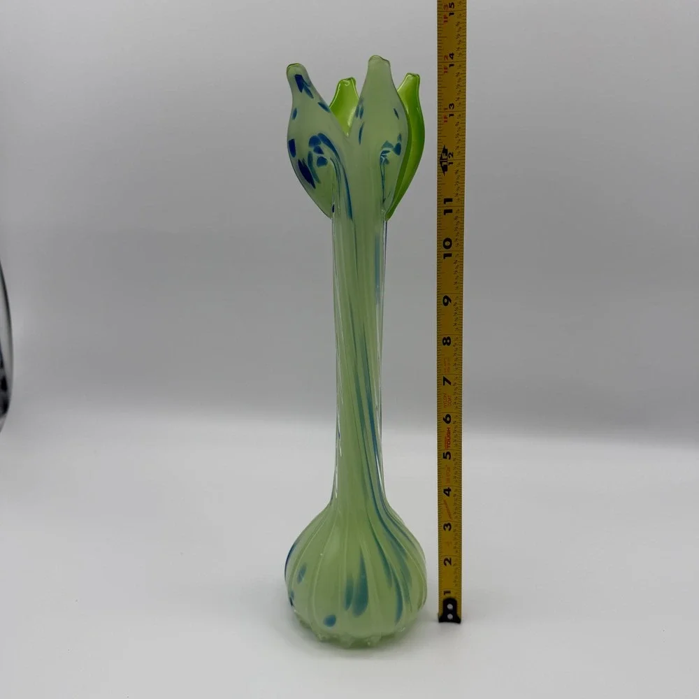 Murano-style Swung Vase 14